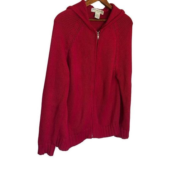 Red Zippered Women's Sweater - Picture 2 of 7